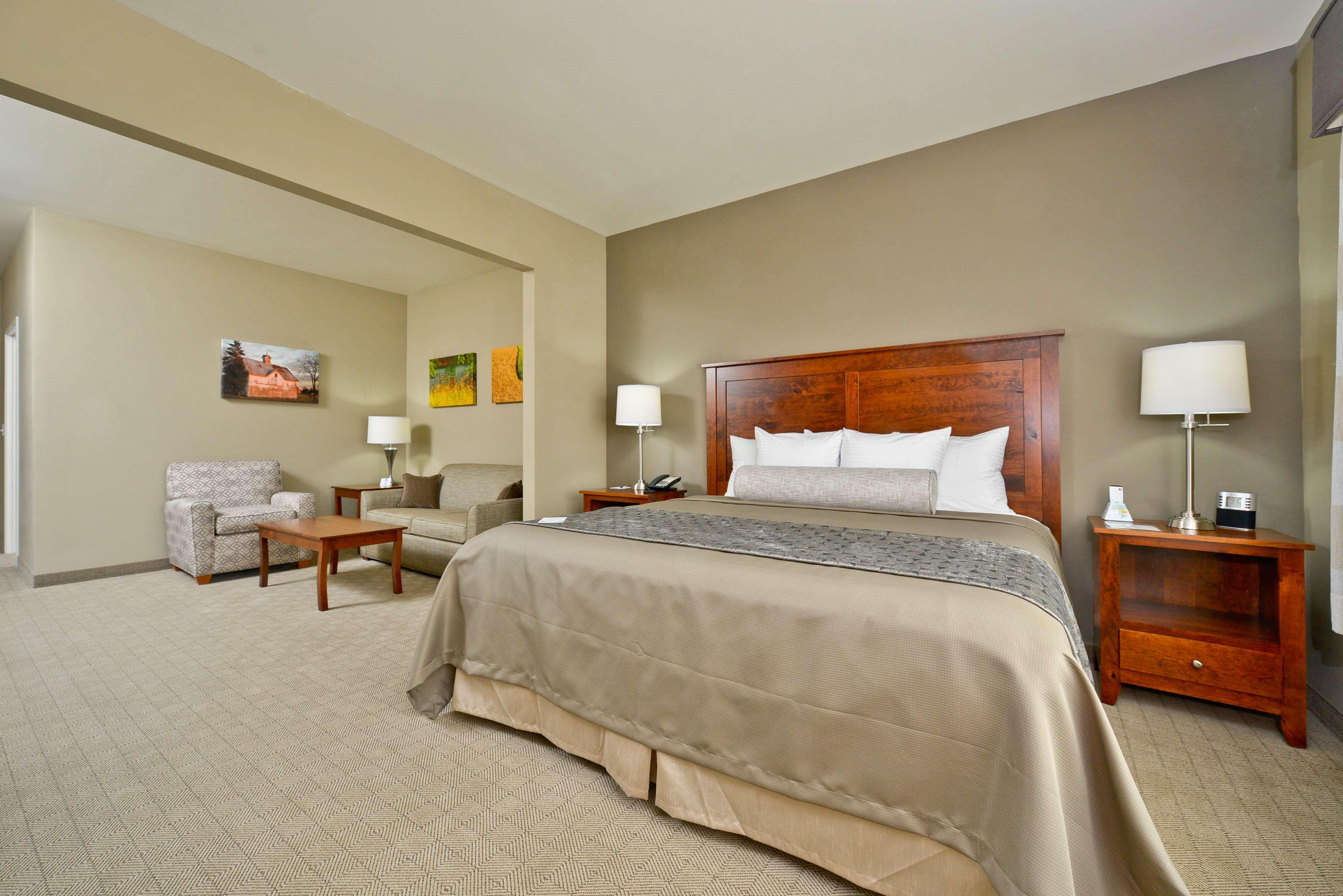 Best Western Plus Green Mill Village Hotel & Suites Arcola Extérieur photo