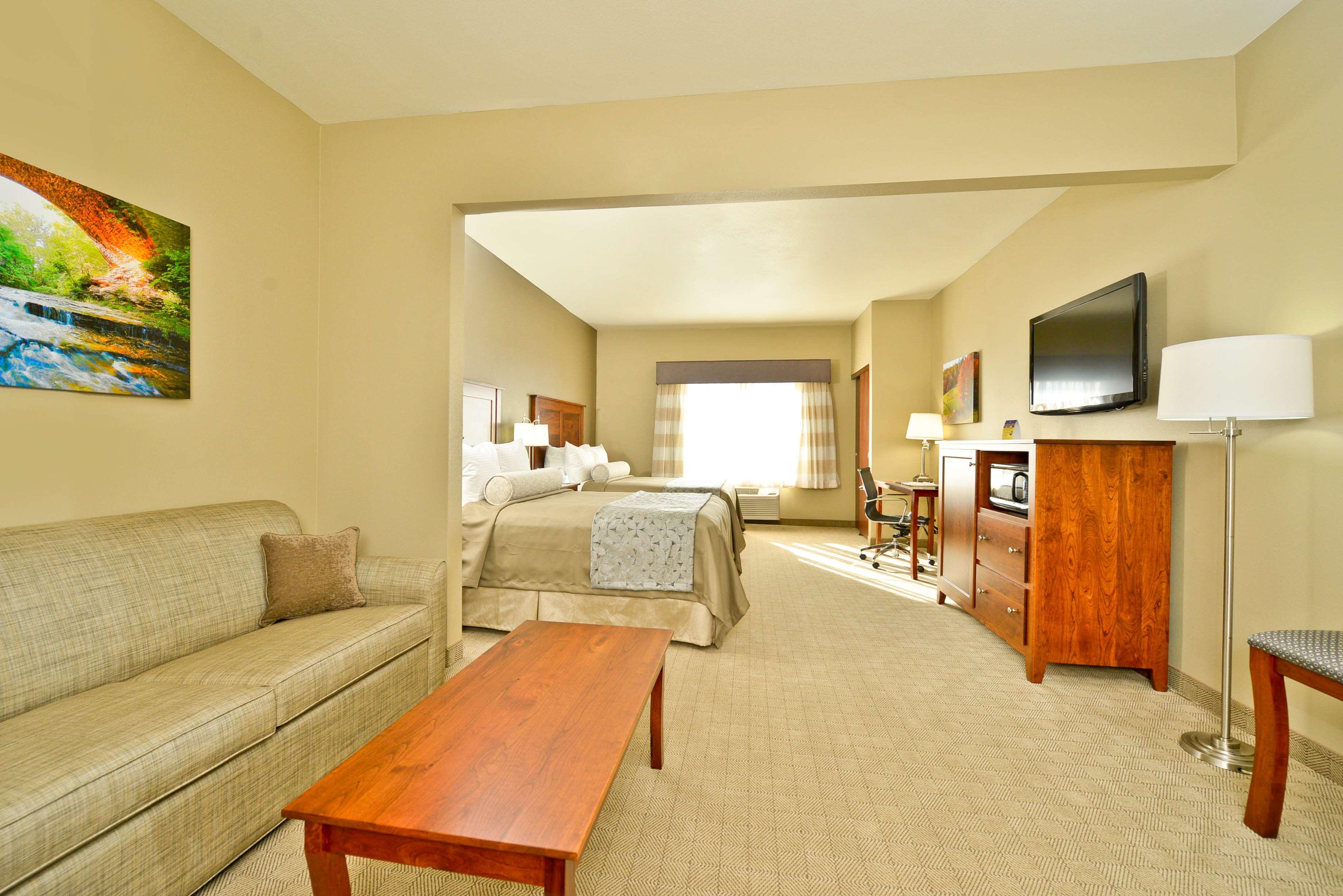 Best Western Plus Green Mill Village Hotel & Suites Arcola Extérieur photo