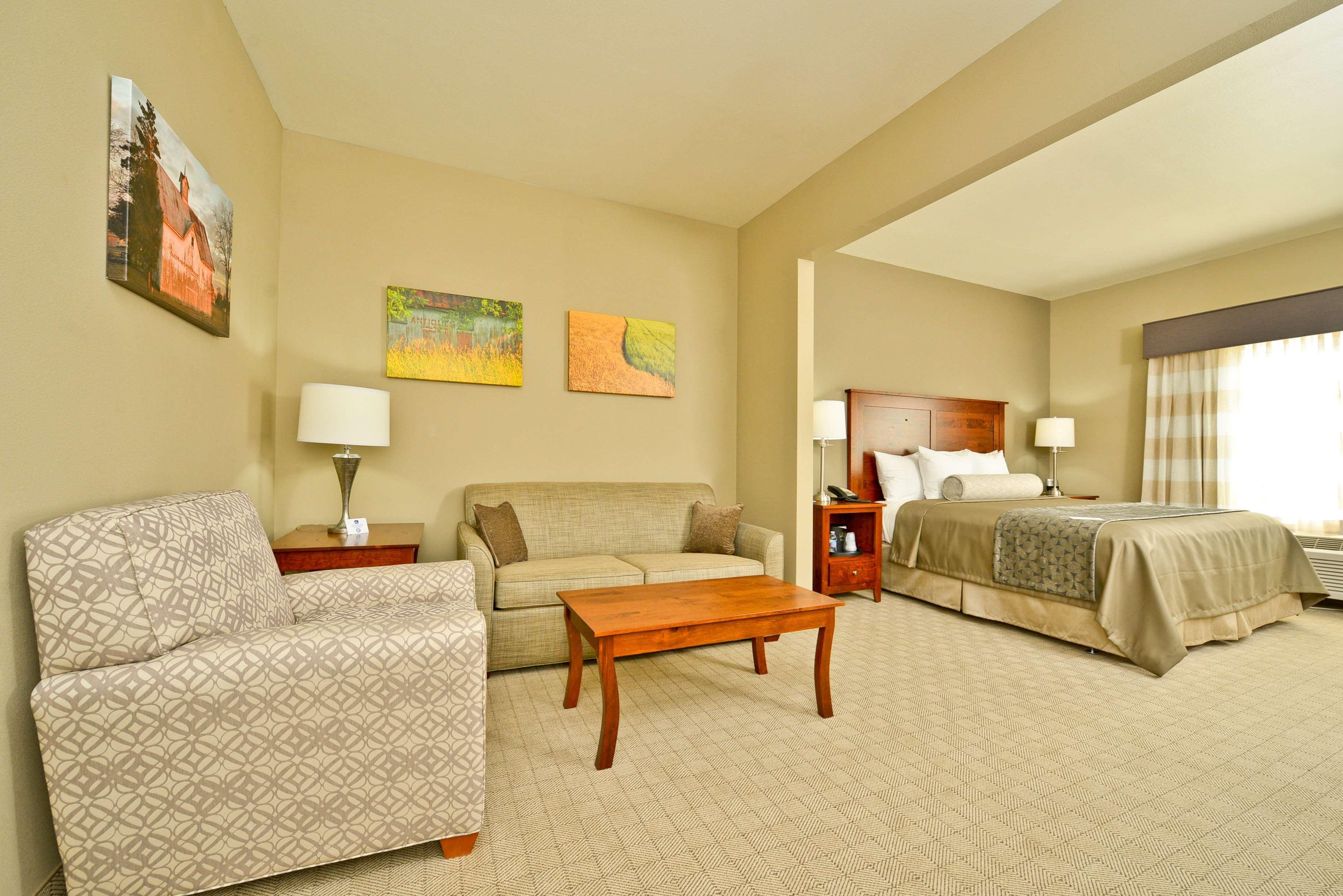Best Western Plus Green Mill Village Hotel & Suites Arcola Extérieur photo