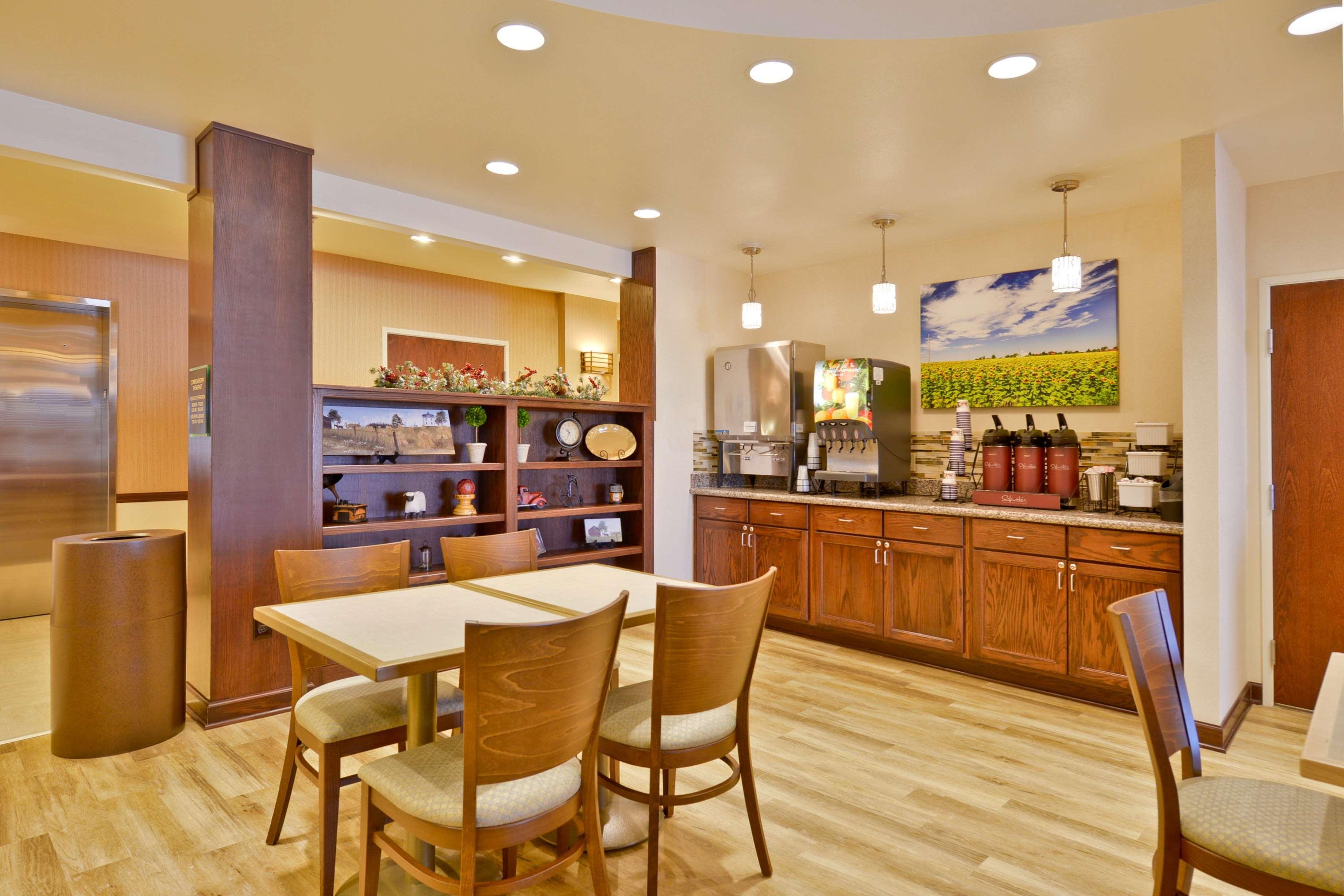 Best Western Plus Green Mill Village Hotel & Suites Arcola Extérieur photo