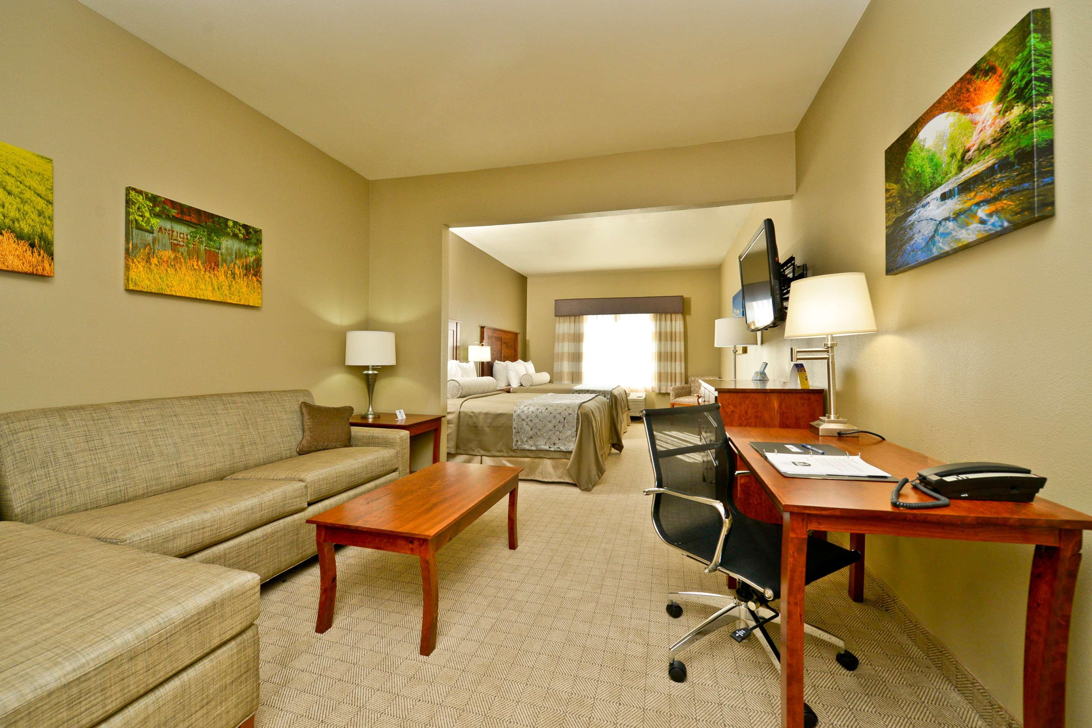 Best Western Plus Green Mill Village Hotel & Suites Arcola Extérieur photo