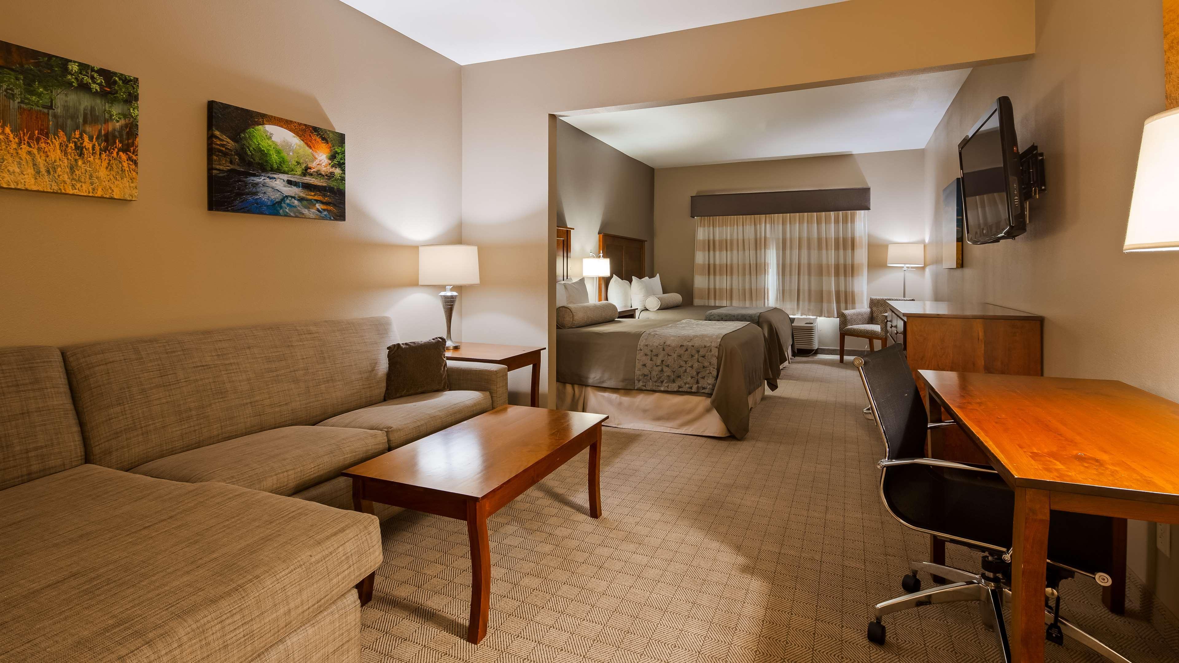 Best Western Plus Green Mill Village Hotel & Suites Arcola Extérieur photo