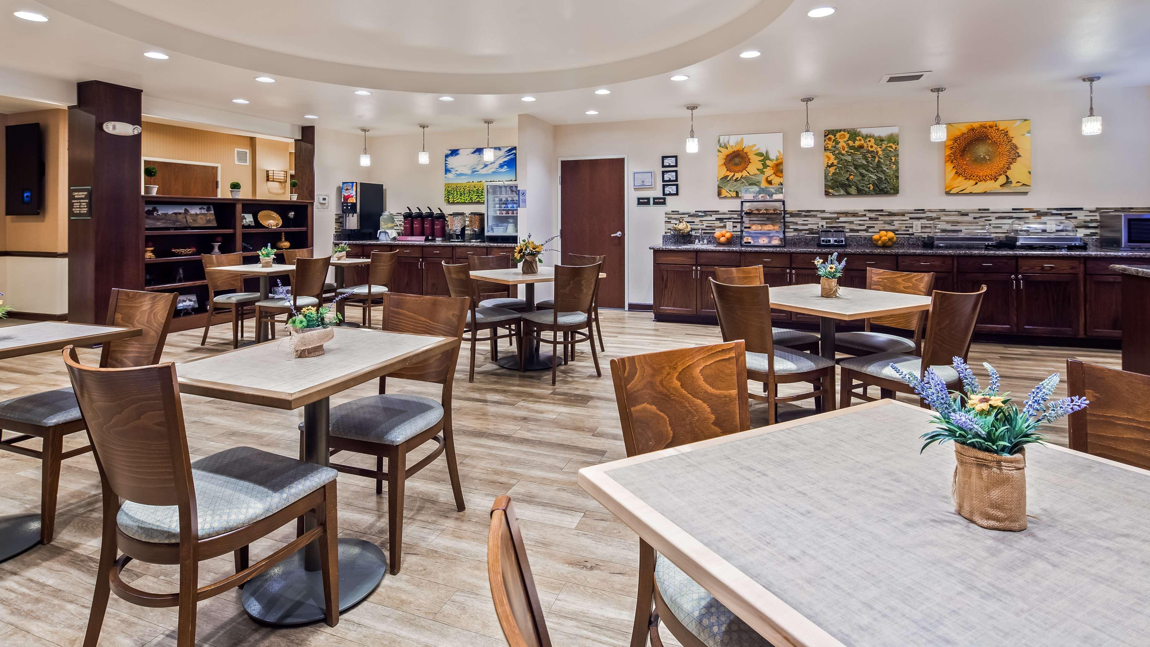 Best Western Plus Green Mill Village Hotel & Suites Arcola Extérieur photo