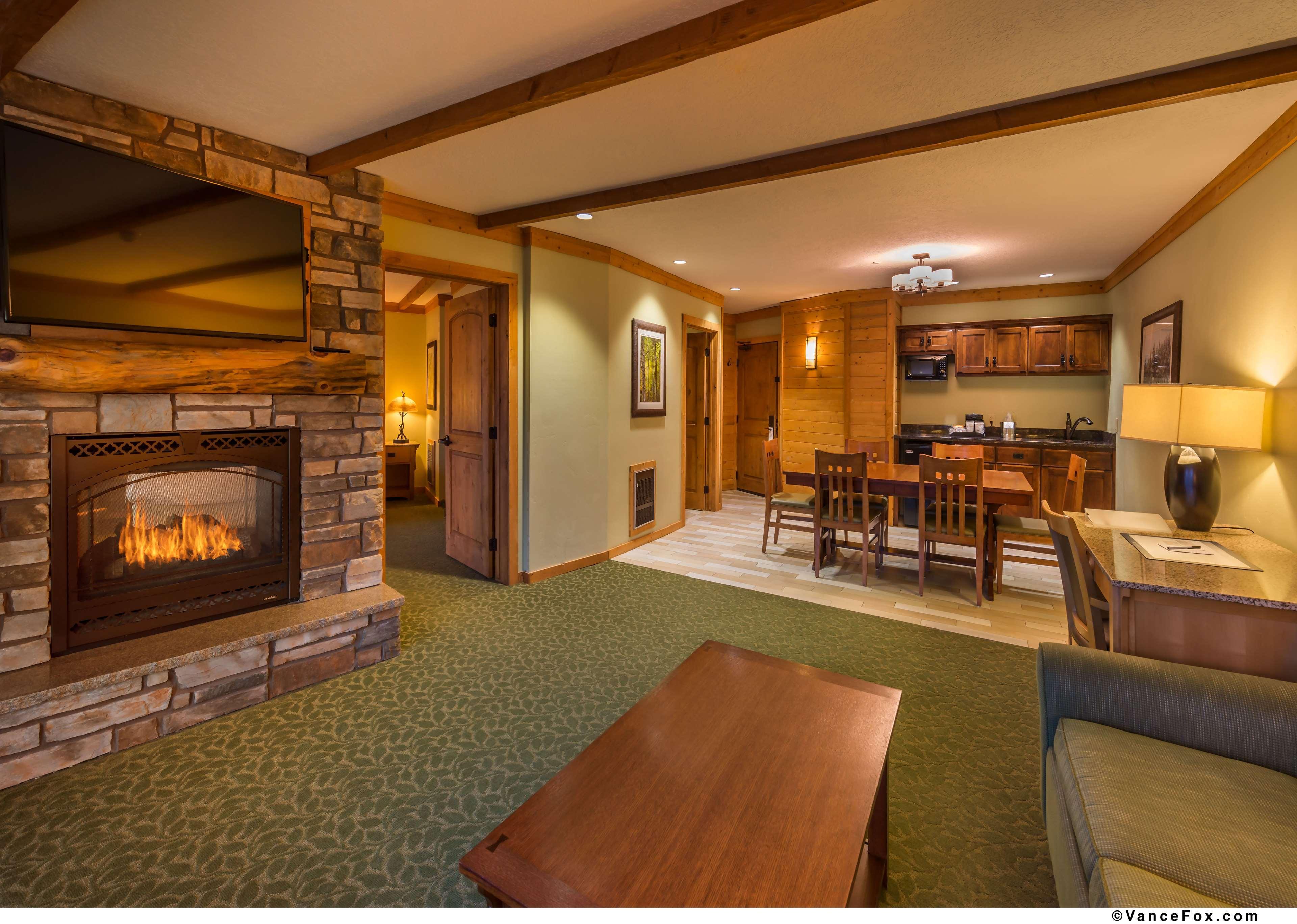Best Western Plus Green Mill Village Hotel & Suites Arcola Extérieur photo