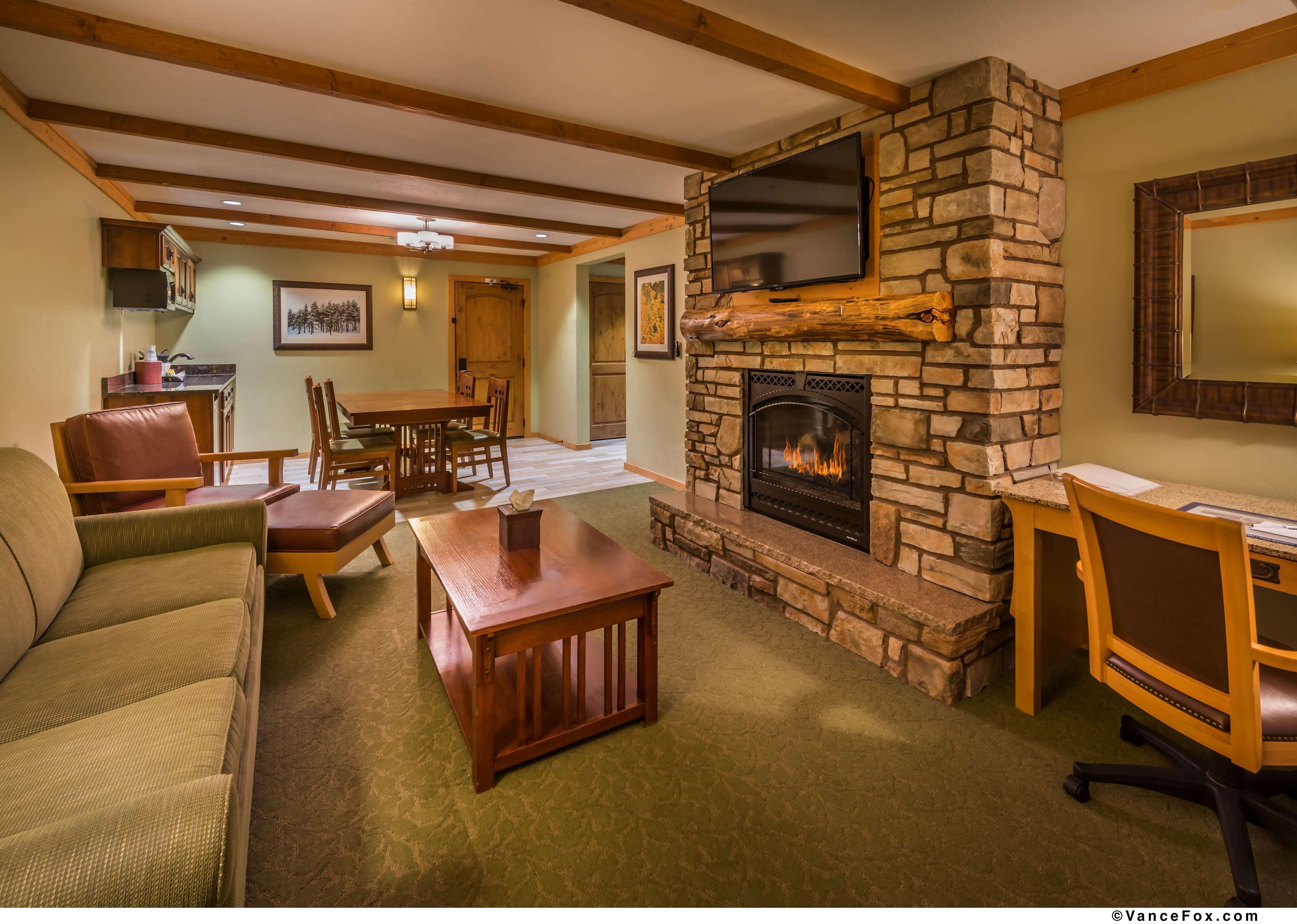 Best Western Plus Green Mill Village Hotel & Suites Arcola Extérieur photo