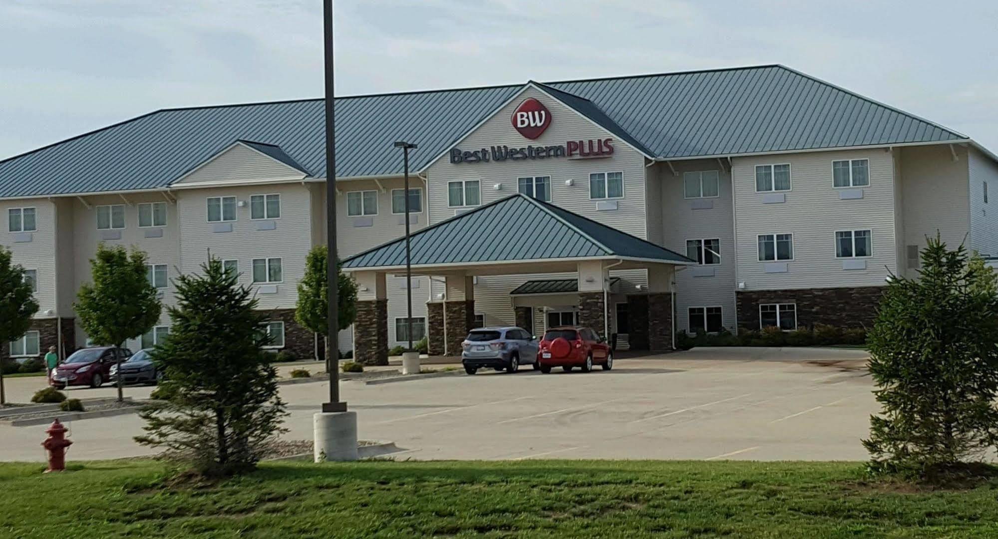 Best Western Plus Green Mill Village Hotel & Suites Arcola Extérieur photo